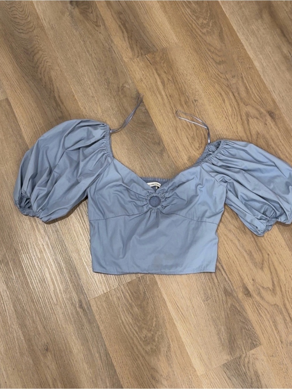Abercrombie Puff-Sleeve Crop Top with Ring Detail - Light Blue